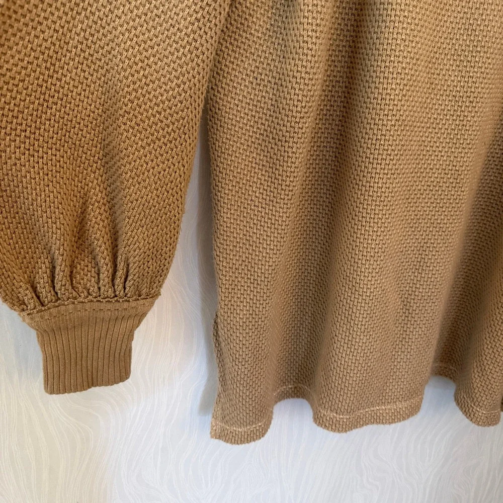 We The Free Thermal Knit Top Womens Medium Tan Excellent Mock Neck Waffle Seam